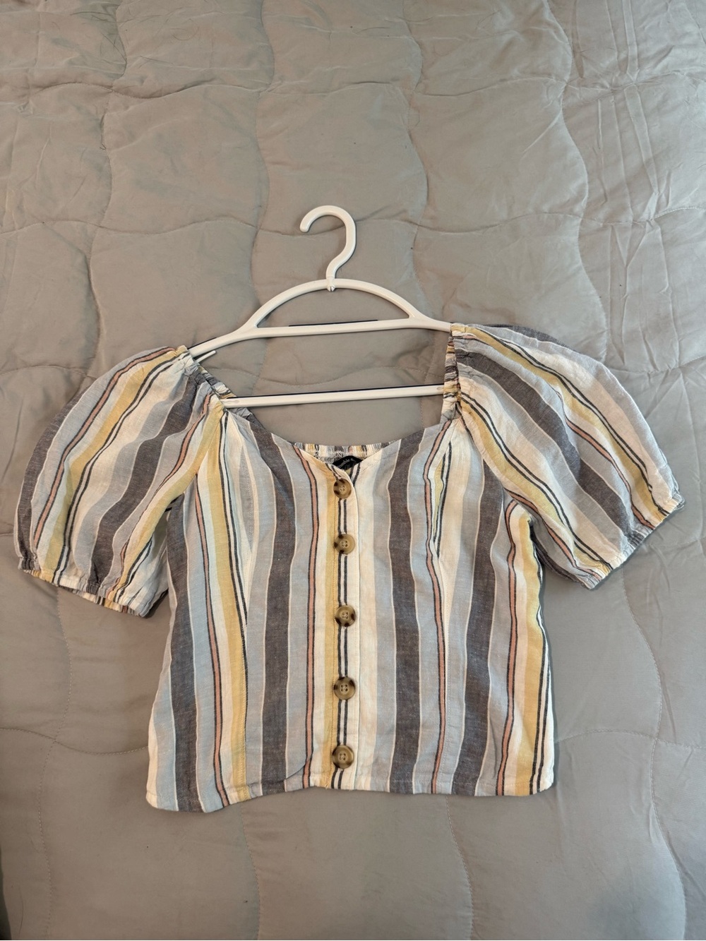 Abercrombie & Fitch Striped Puff-Sleeve Button Crop Top in Blue, White & Yellow